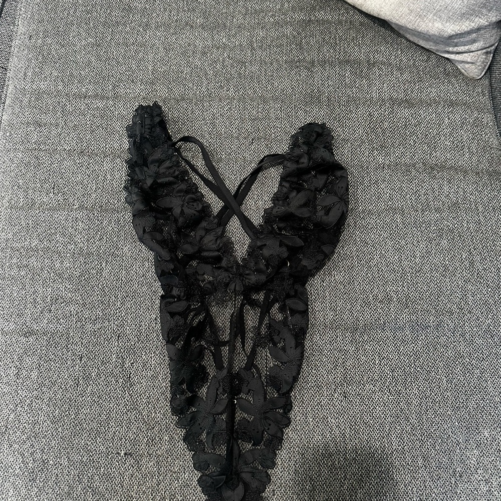 Victoria's Secret Black Lace Panties Elegant Floral Design